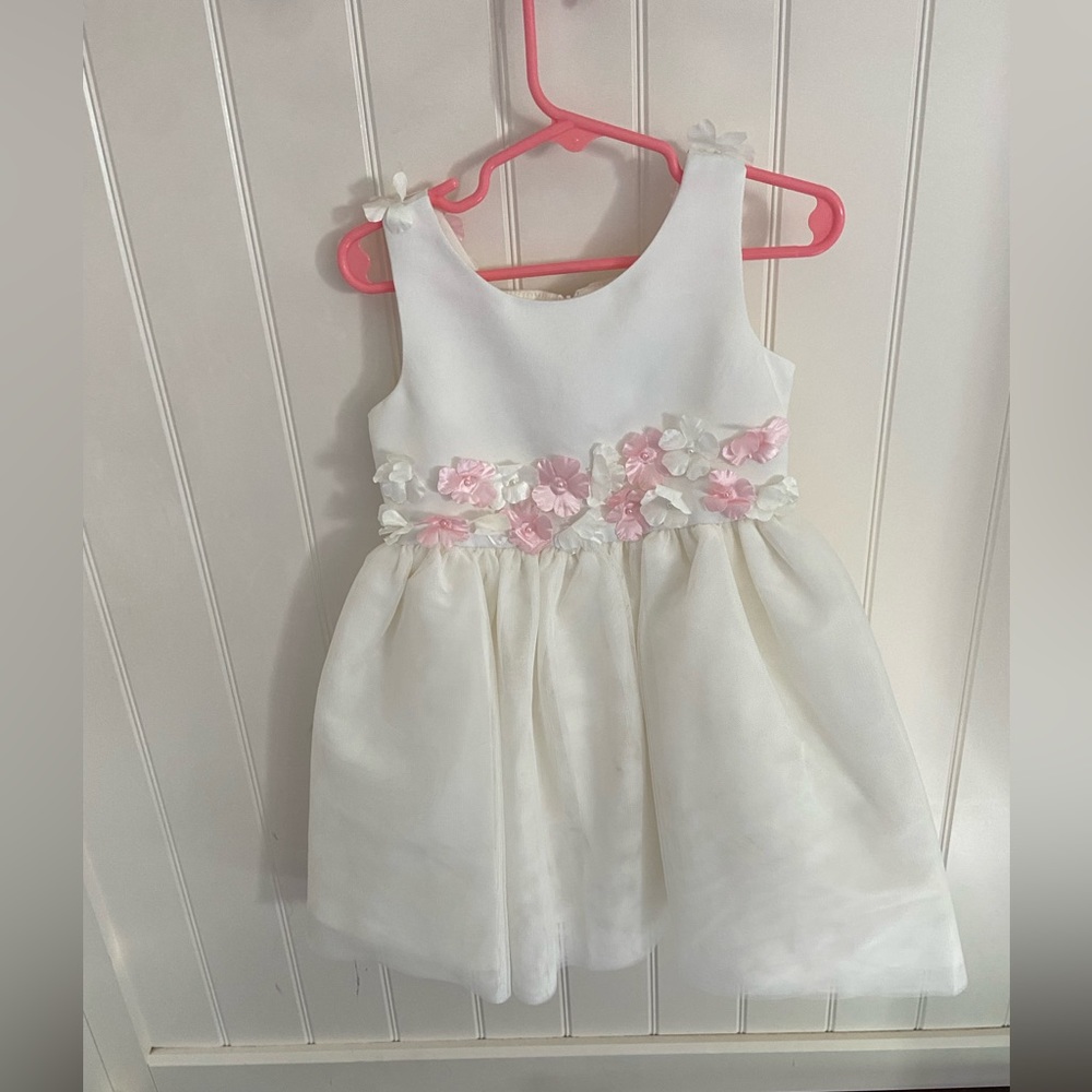 Perfect flower girl dress! Like new condition. Worn once.